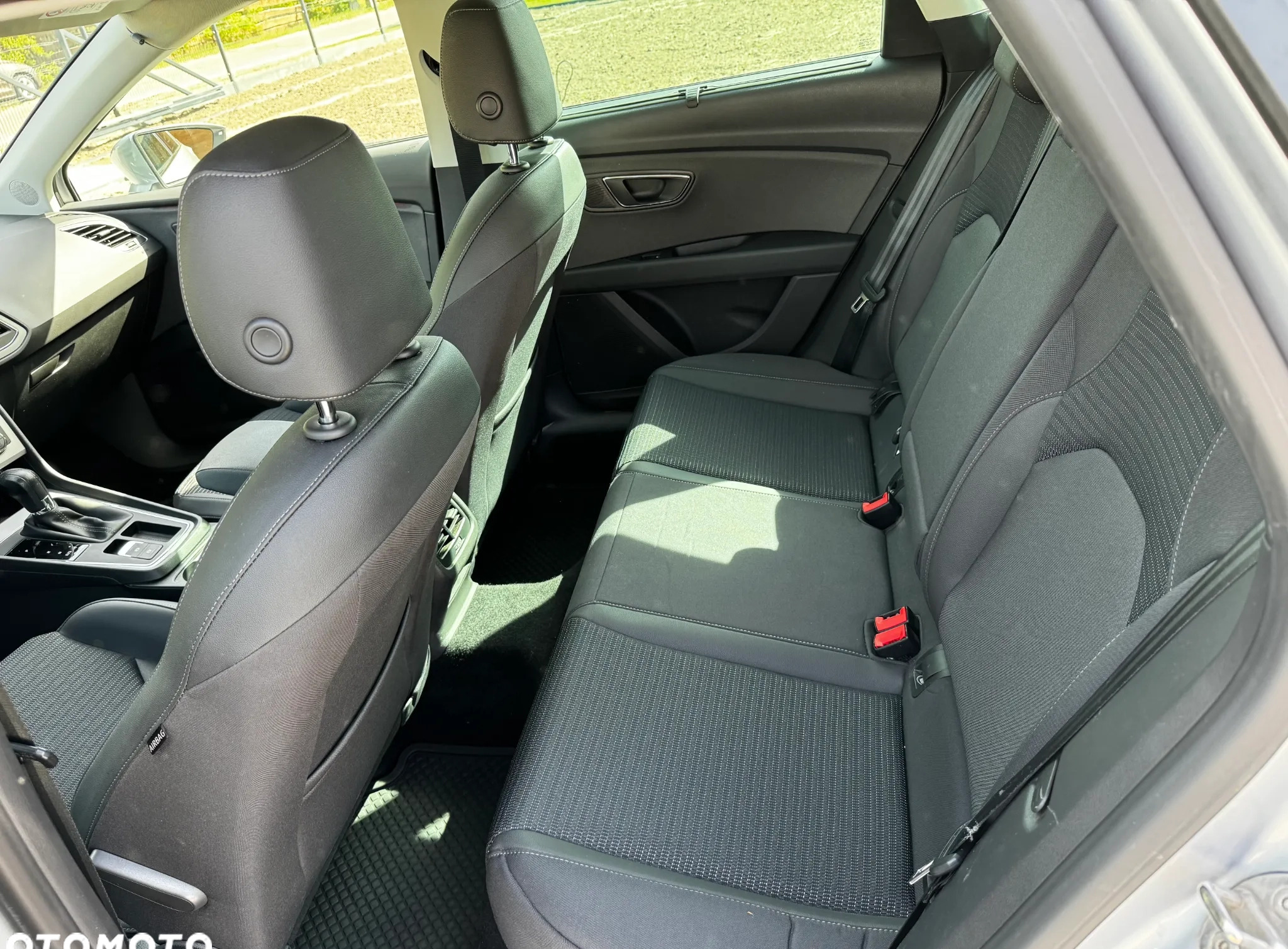 Seat Leon cena 64900 przebieg: 105800, rok produkcji 2019 z Szydłowiec małe 562